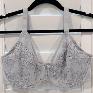 Woman’s Underwire Lace Bra
